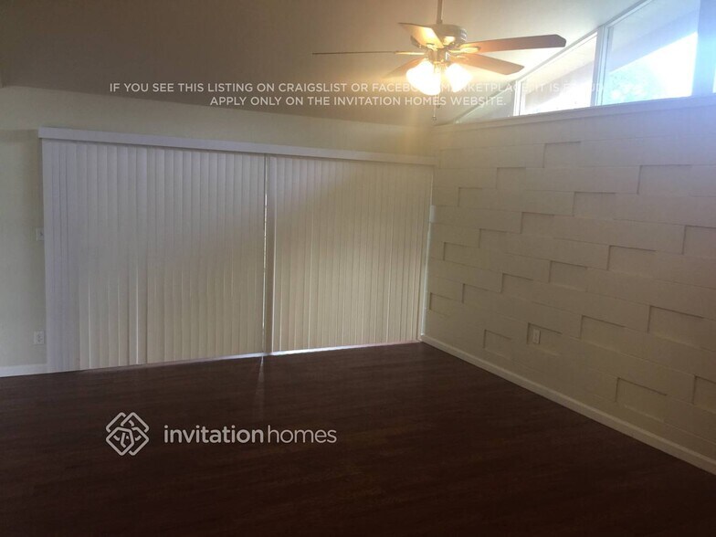 Building Photo - 305 Tangerine Dr