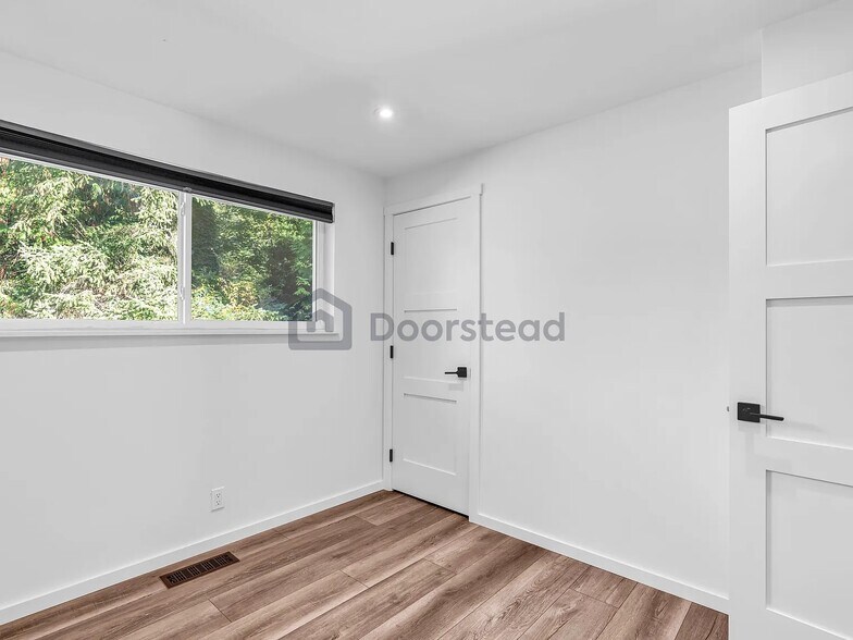 Building Photo - 3533 NE 17th Pl