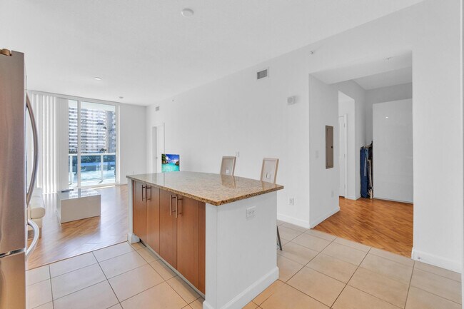 Building Photo - 1945 S Ocean Dr