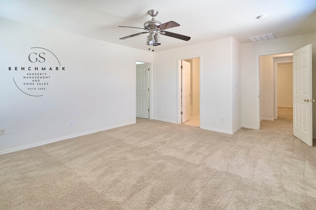 Building Photo - 4211 E Wading Pond Dr