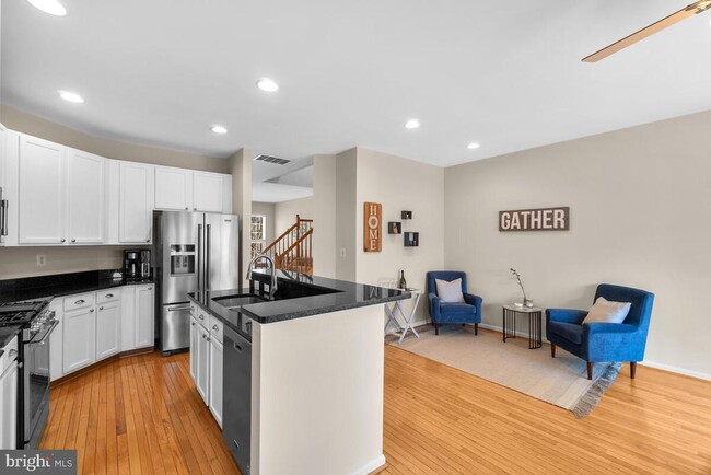 Building Photo - 44237 Sonora Ln