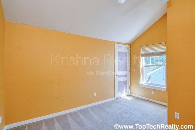 Building Photo - 14705 SW Redbud Way