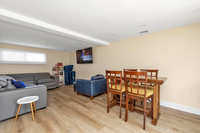 Building Photo - 3075 Whaleneck Dr