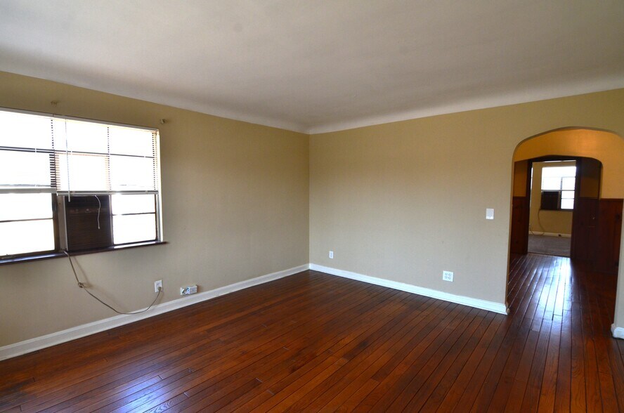 Building Photo - 7204 Reading Rd