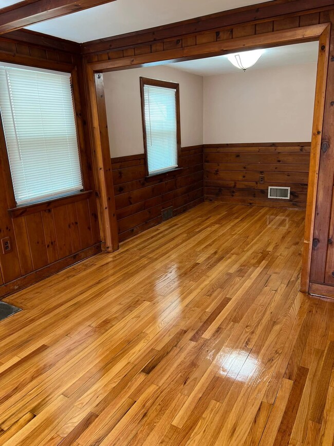 Building Photo - 109 Quincy Ave