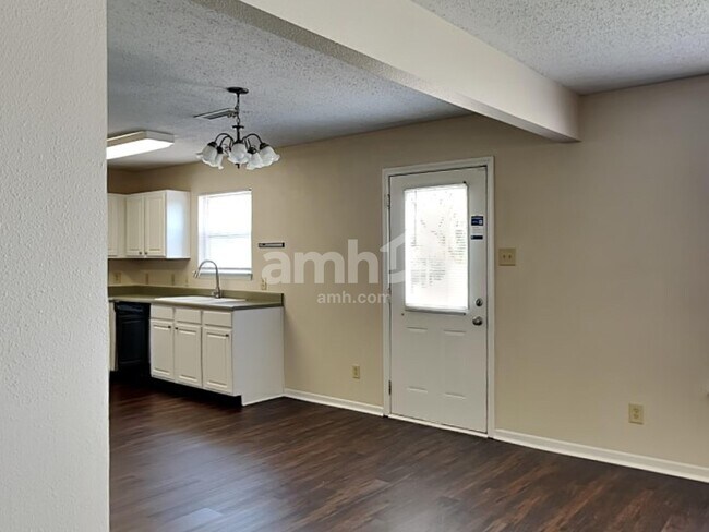 Building Photo - 10350 Lee Stewart Ln