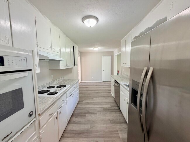 Building Photo - 3420 Candy Dr