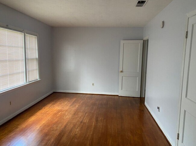 Building Photo - 3938 Trask Dr