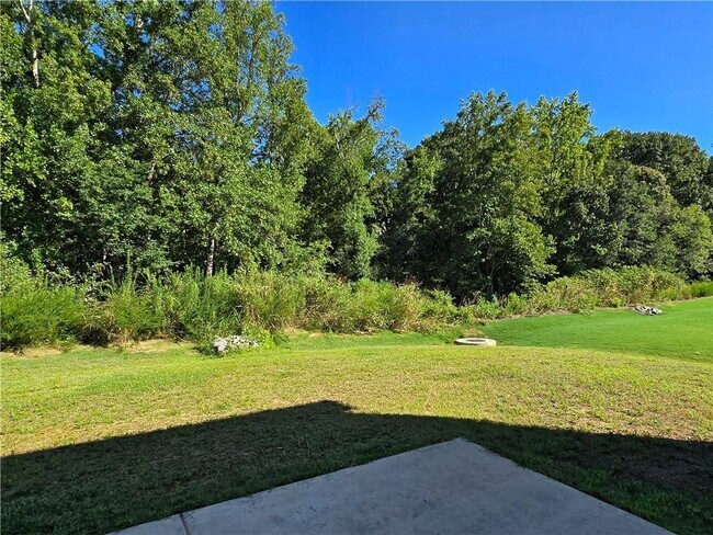 Building Photo - 345 Hellen Vly Dr