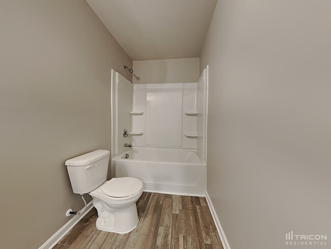 Building Photo - 423 Oakleigh Ln
