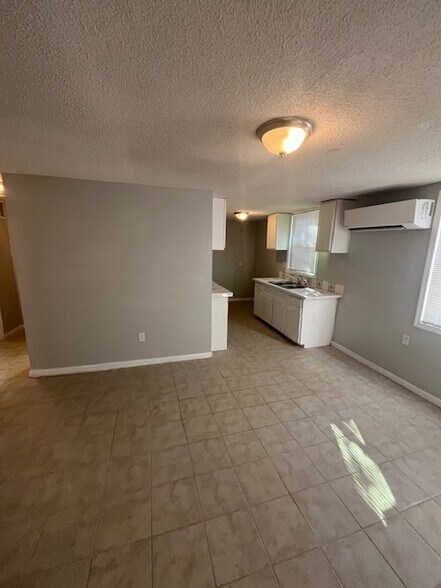 Building Photo - 3811 San Juan Ave