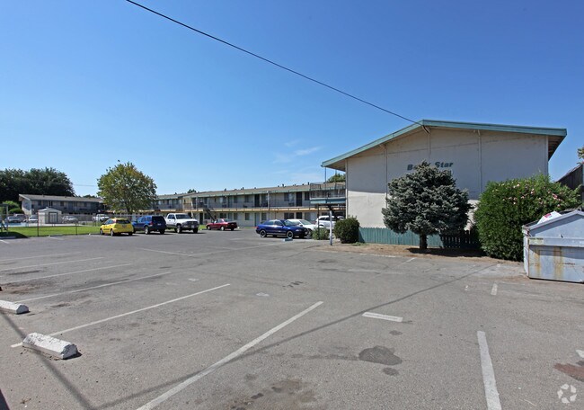Building Photo - Beale Star Apartments
