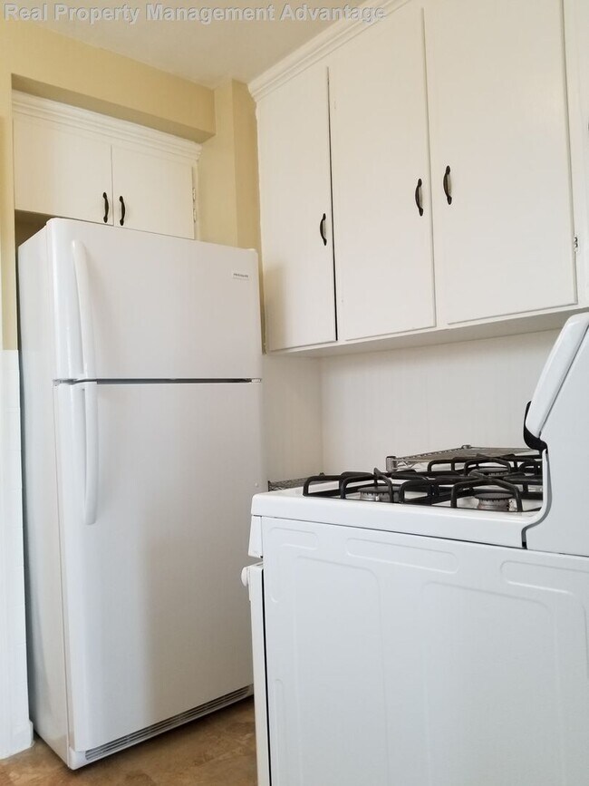 Building Photo - Meticulously Maintained 2 Bedrooms and 1.5 Bathrooms in Ferndale!