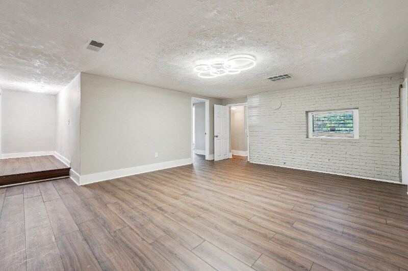 Building Photo - 276 Fairburn Rd NW