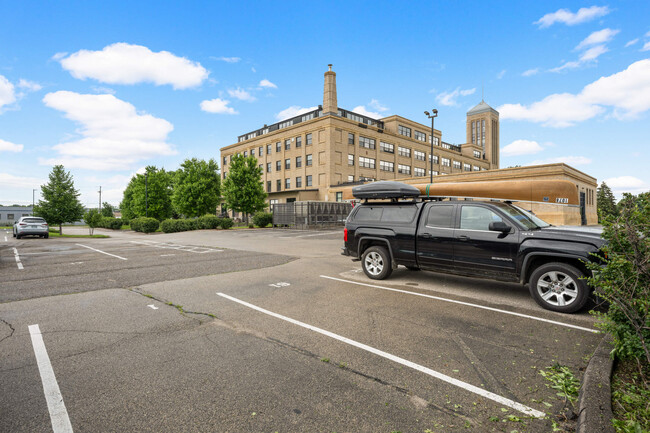 Building Photo - 730 NE Stinson Blvd