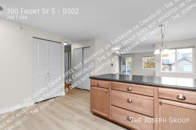 Building Photo - 700 Front St S