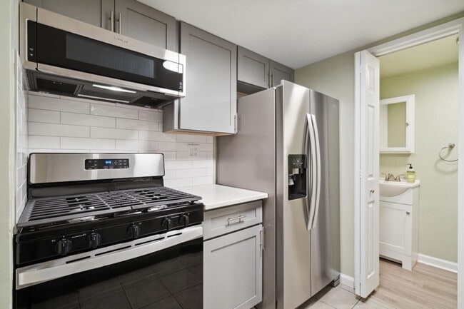 Building Photo - 3333 Comly Rd