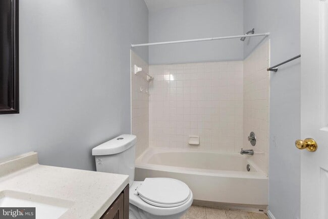 Building Photo - 2204 Commissary Cir