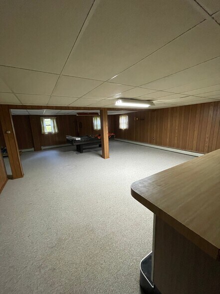 Building Photo - 218 Cardinal Dr