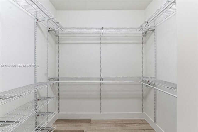 Building Photo - 13012 Riverwalk Cir N