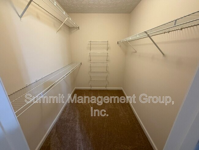 Building Photo - 155 Shadowbrook Trce