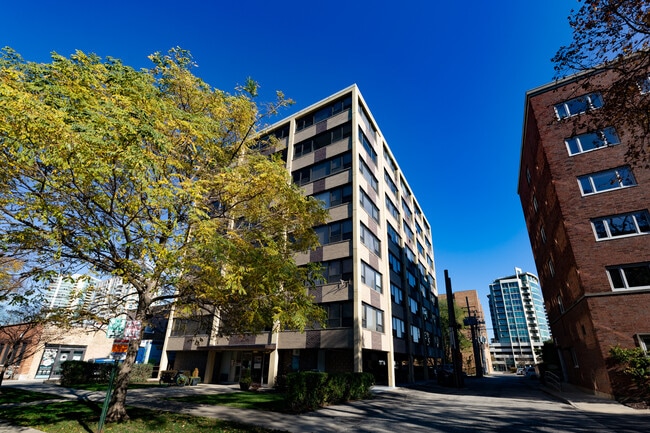 Building Photo - 1575 Oak