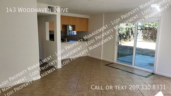 Building Photo - 143 Woodhaven Dr