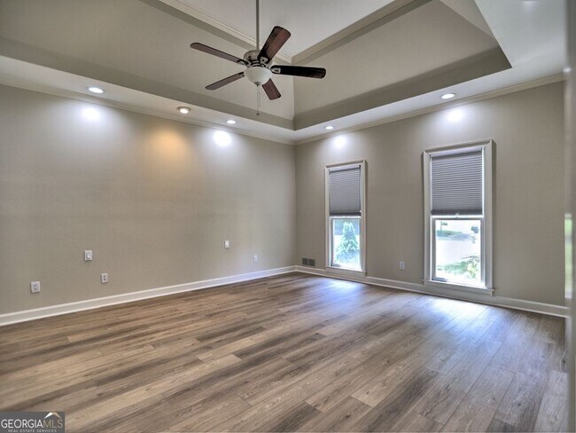 Building Photo - 3237 Waldwick Way SE