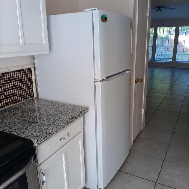 Building Photo - 9610 Wellsworth Dr