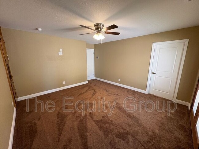 Building Photo - 2322 E Vassar Dr