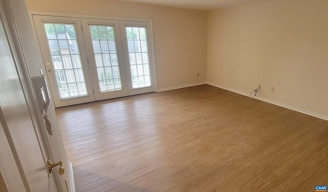 Building Photo - 1356 Villa Way