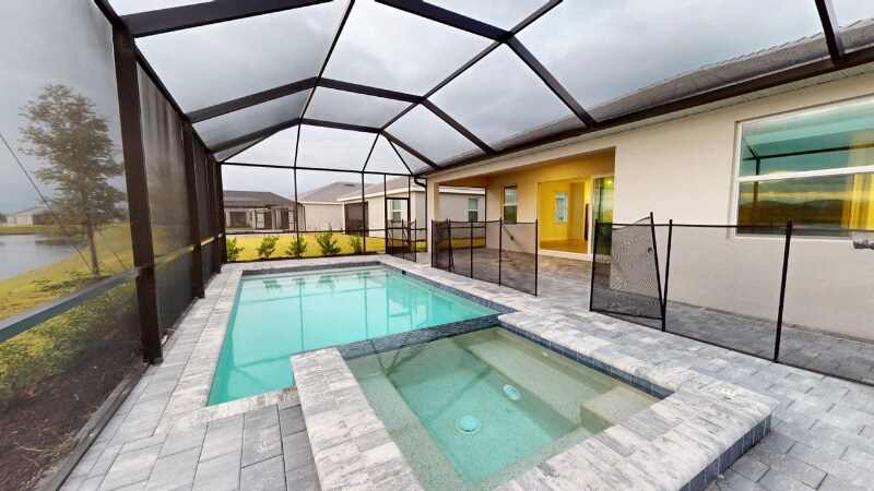 Building Photo - 7949 Lakes Edge Ln