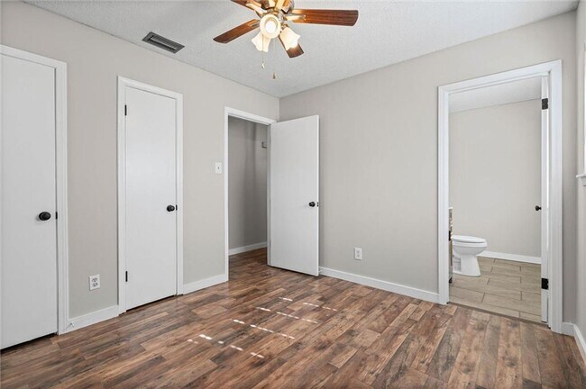 Building Photo - 7411 Wigfield Rd