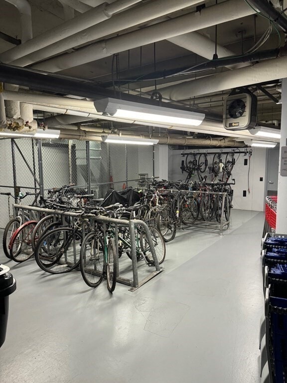 Building Photo - 145 Pinckney St