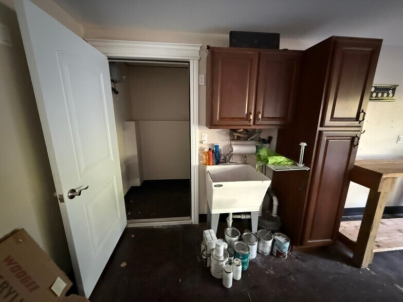 Garage Sink with cabinets and LL closet - 99 Roland St