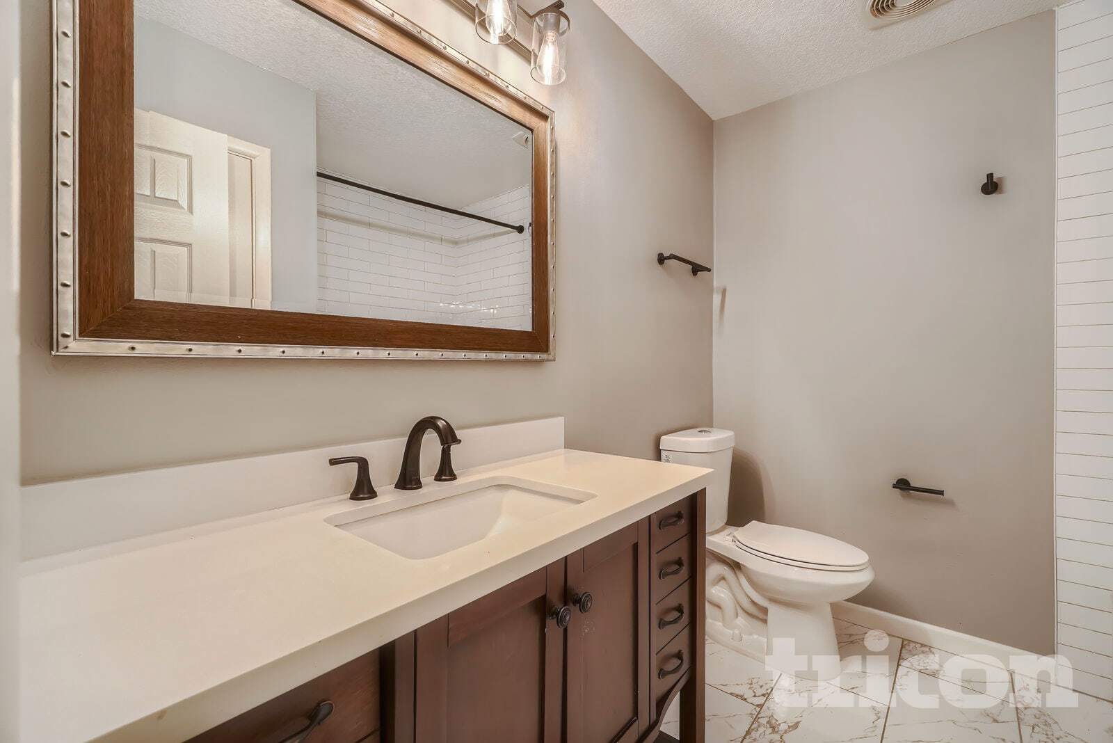 Building Photo - 348 Barbara Cir