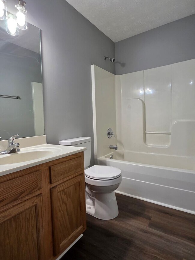 Building Photo - 171 Red Hawk Dr