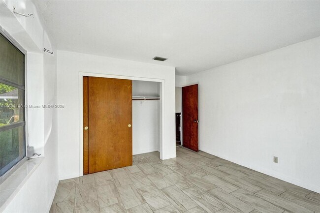 Building Photo - 771 NW 42nd St