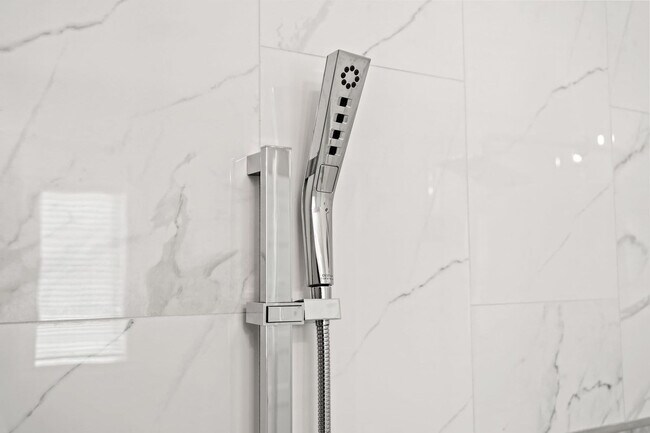 Building Photo - 14300 Front Beach Rd