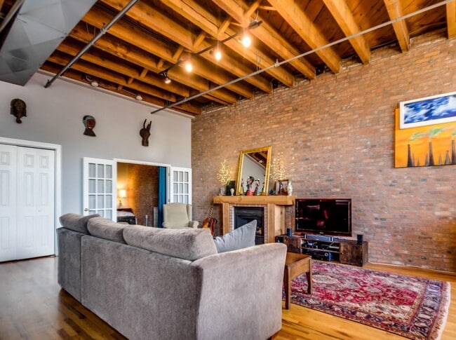 Building Photo - 126 Webster Ave