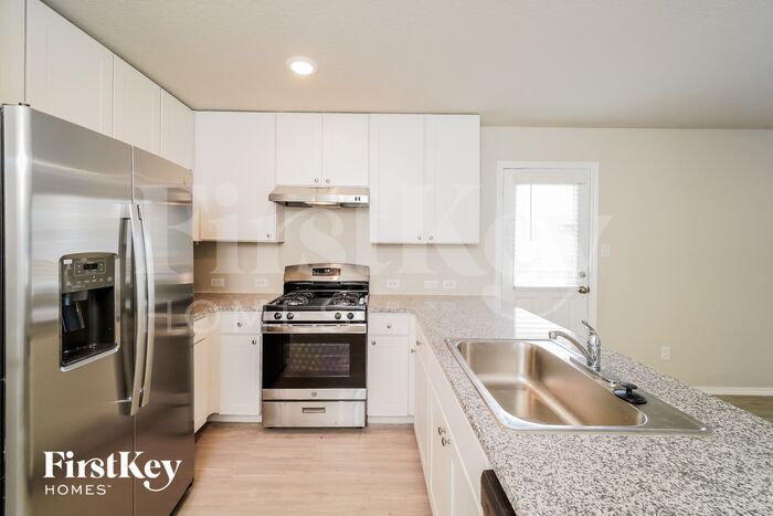 Building Photo - 10715 Prusiner Dr