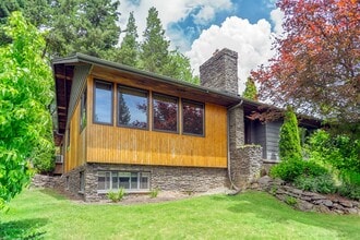 Building Photo - 2 Level Mid-Century home for lease! Tour t...