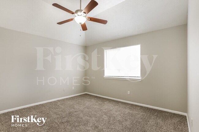 Building Photo - 19375 Strathmore Pl Ln