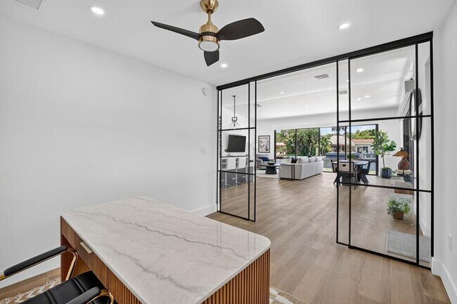 Building Photo - 2157 Coral Gardens Dr