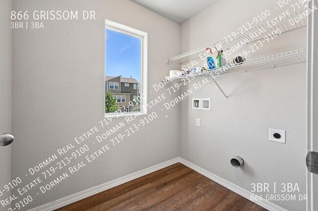 Building Photo - 866 Grissom Dr.