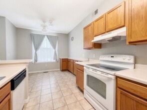 Building Photo - First-floor 1-bedroom, 1-bath condo - North Naples