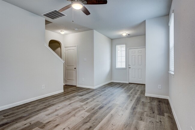 Building Photo - 5011 Blue Jacaranda Wy