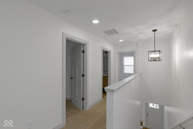 Building Photo - 35 S Bradley Ave