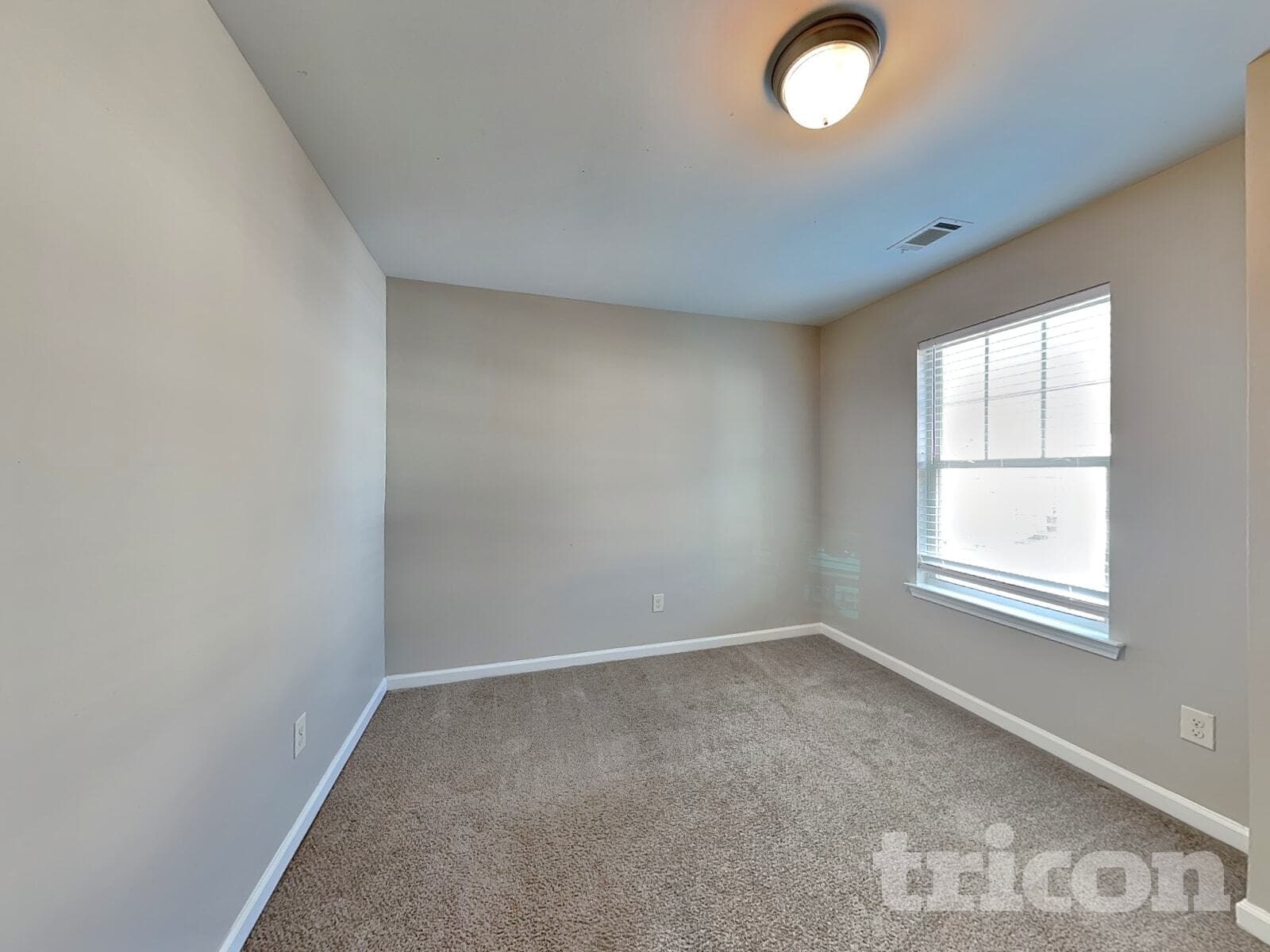 Building Photo - 1006 Grenier Terrace NE