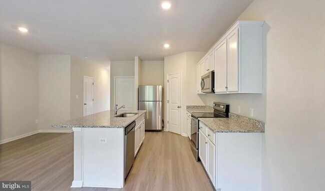 Building Photo - 58 Cramsford St